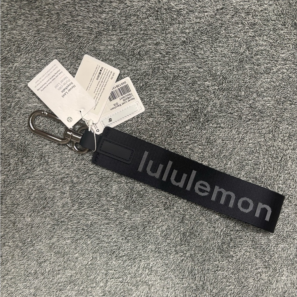 Lululemon Never Lost Keychain - True Navy